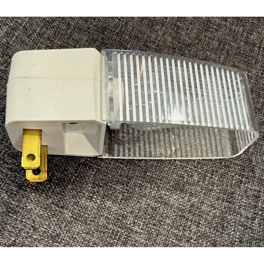 Bryant Plug-In Night Light, White, Clear Prismatic Lens, Indoor Wall Plugin L1